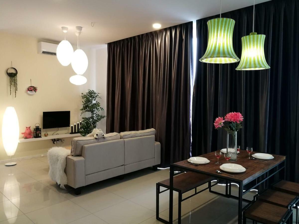 Dreamcity Apartment, Guarded, Lakeview, Quiet, Family Suite Seri Kembangan Luaran gambar