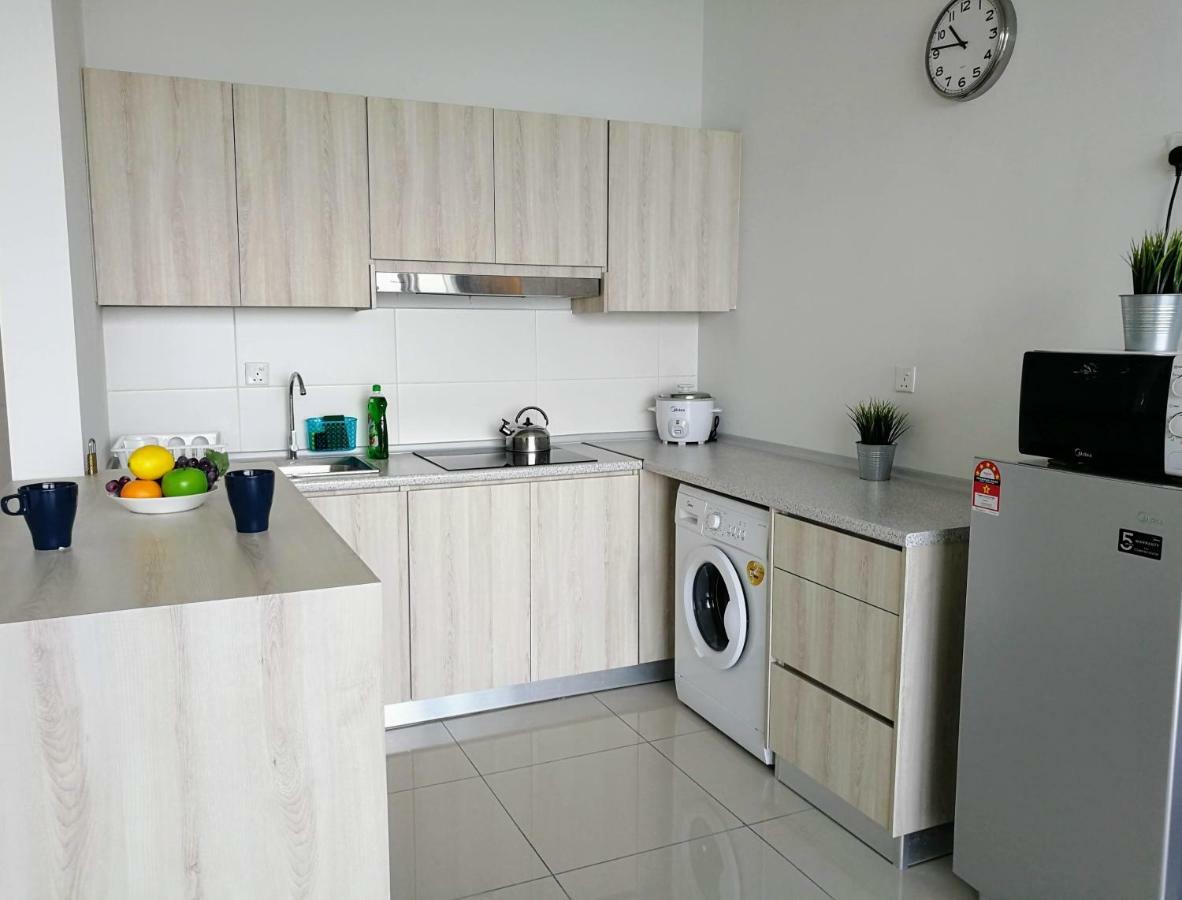 Dreamcity Apartment, Guarded, Lakeview, Quiet, Family Suite Seri Kembangan Luaran gambar