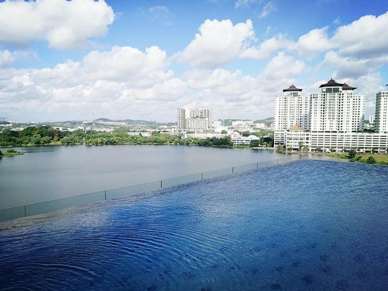 Dreamcity Apartment, Guarded, Lakeview, Quiet, Family Suite Seri Kembangan Luaran gambar