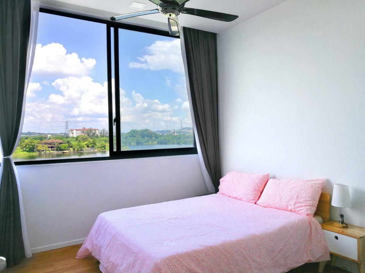 Dreamcity Apartment, Guarded, Lakeview, Quiet, Family Suite Seri Kembangan Luaran gambar