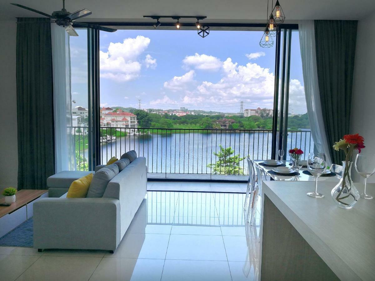 Dreamcity Apartment, Guarded, Lakeview, Quiet, Family Suite Seri Kembangan Luaran gambar